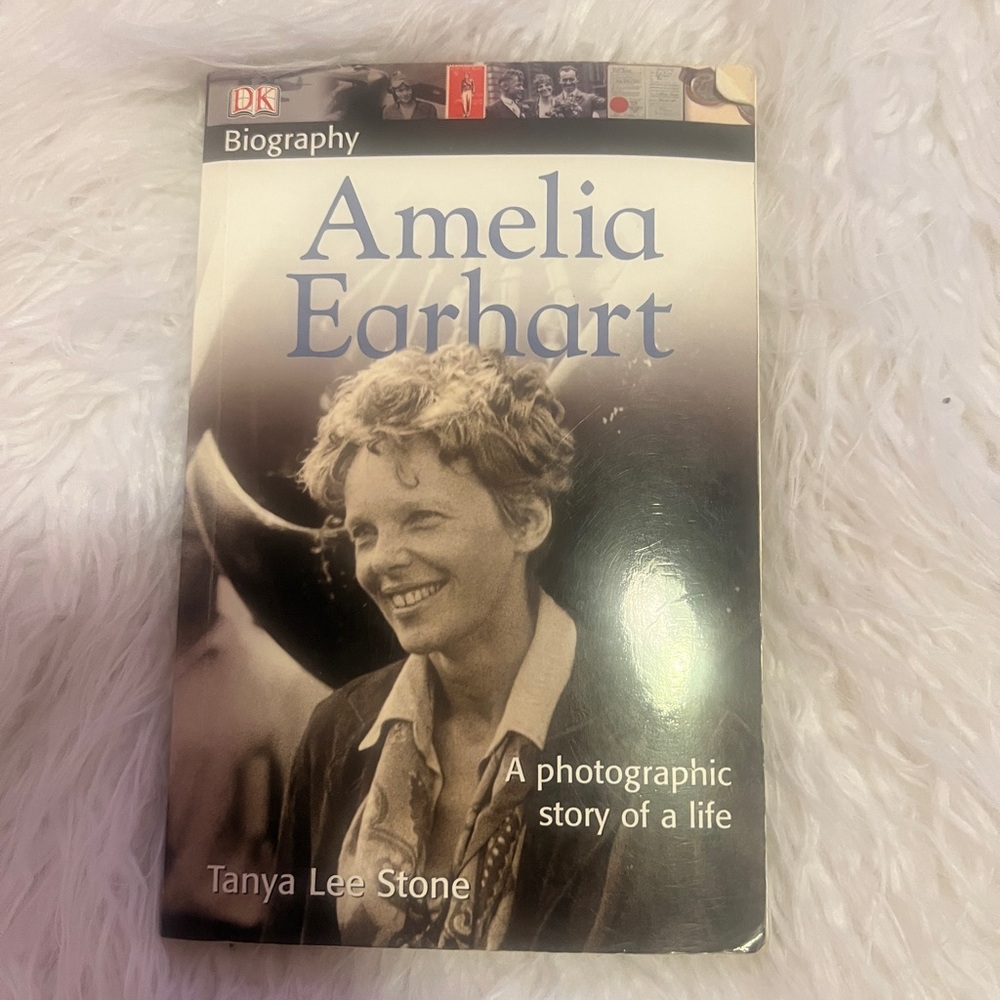 Publish Amelia Earhart Biography Book - Black and White Cover